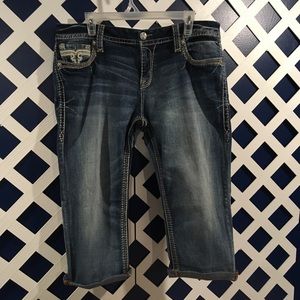 Rock Revival Capris “Vien” Easy Crop 34